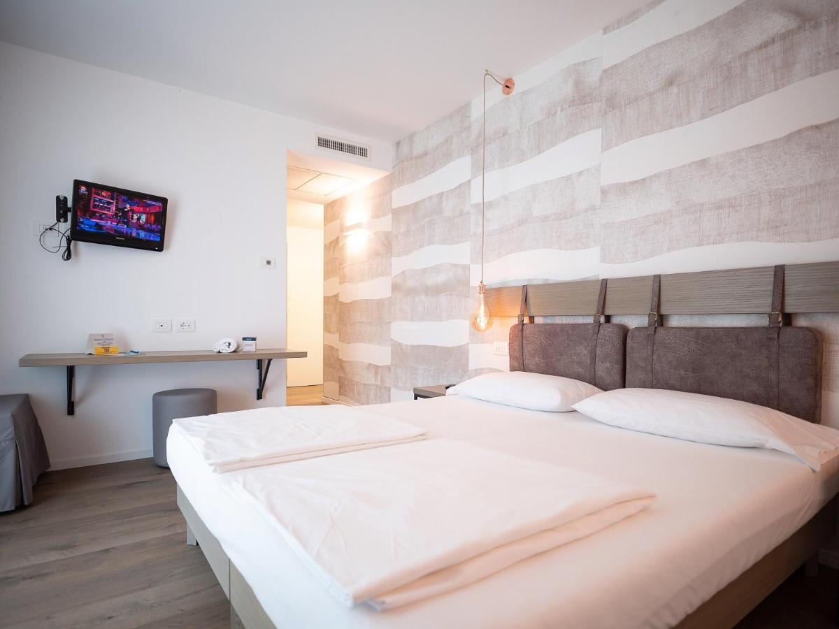Glocal Torbole Hotel Torbole Sul Garda Eksteriør billede